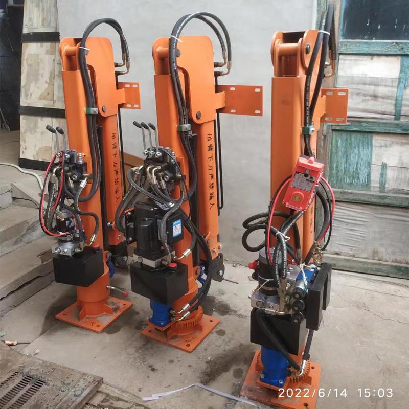 朝阳市重汽蓝牌随车吊 3.2吨 国六动力强 液压驱动 农用自卸起重机